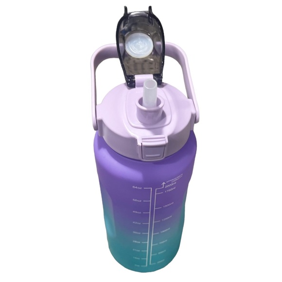 2L Water Bottle - Picture 4 of 10